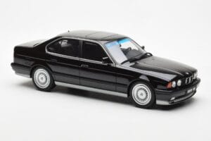 BMW M5 E34 Noir Otto 1:18 OT690 Résine — image 4 sur 6