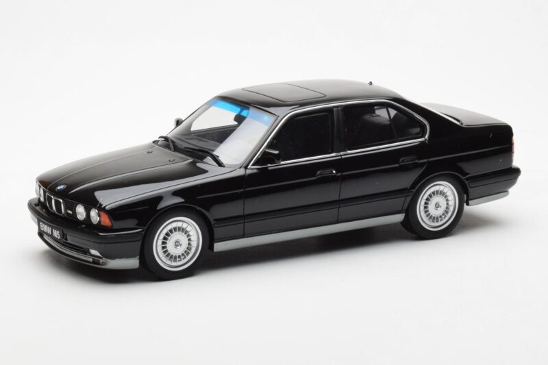 BMW M5 E34 Noir Otto 1:18 OT690