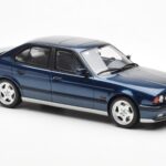 BMW M5 E34 Bleu Metallic Otto 1:18 - image 4 of 6