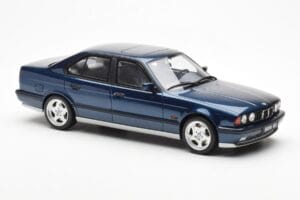 BMW M5 E34 Bleu Metallic Otto 1:18 OT576 Résine — image 4 sur 6