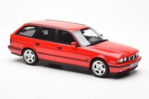 BMW M5 E34 Touring Rouge Otto 1:18 OT951 Résine — image 4 sur 6