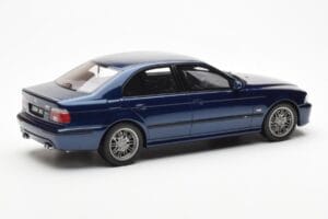 BMW M5 E39 Avus Blue Paint Issue Otto 1:18 OT070 Résine — image 2 sur 6