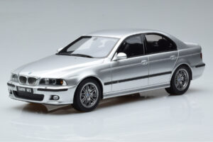 BMW M5 E39 Argent Otto 1:18