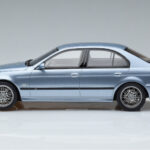 BMW M5 E39 Silverwater Bleu Otto 1:18 - image 3 of 6