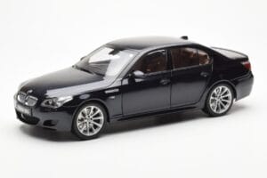 BMW M5 E60 Carbon Noir Kyosho 1:18 08593BK