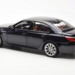 BMW M5 E60 Carbon Noir Kyosho 1:18 - image 7 of 8