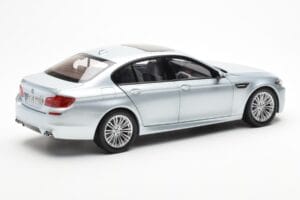 BMW M5 F10 Silverstone Argent Paragon 1:18 80432186353 Métal — image 3 sur 8