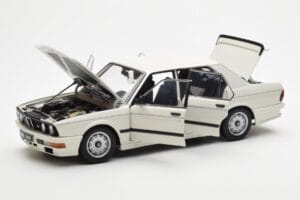 BMW M535i E28 Alpine Blanc AUTOart 1:18 75161 Métal — image 2 sur 10