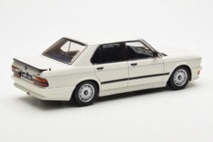 BMW M535i E28 Alpine Blanc AUTOart 1:18 75161 Métal — image 3 sur 10