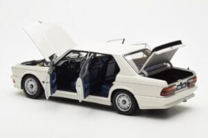 BMW M535i E28 Alpine Blanc AUTOart 1:18 75161 Métal — image 5 sur 10