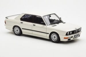 BMW M535i E28 Alpine Blanc AUTOart 1:18 75161 Métal — image 6 sur 10