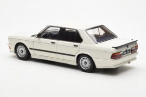 BMW M535i E28 Alpine Blanc AUTOart 1:18 75161 Métal — image 7 sur 10