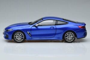 BMW M850i G15 Bleu Métallisé Norev 1:18 183286 Métal — image 4 sur 7