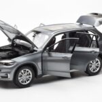 BMW X5 F15 Space Gris Paragon 1:18 - image 2 of 8