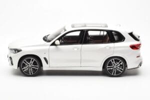 BMW X5 G05 Blanc Paragon 1:18 80432450996 Métal — image 4 sur 8