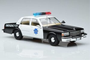 Chevrolet Caprice San Francisco Police Department MCG 1:18 MCG18389 Métal — image 4 sur 6