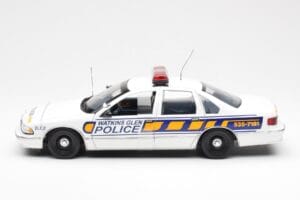 Chevrolet Caprice Watkins Glen Police UT Models 1:18 21028 Métal — image 3 sur 6