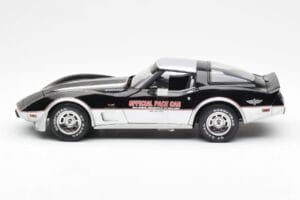 Chevrolet Corvette C3 Pace Car Indianapolis 500 1978 UT Models 1:18 21070 Métal — image 3 sur 6