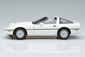 Chevrolet Corvette C4 Blanc AUTOart 1:18 71243 Métal — image 4 sur 8