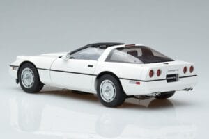 Chevrolet Corvette C4 Blanc AUTOart 1:18 71243 Métal — image 7 sur 8