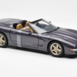 Chevrolet Corvette C5 Cabriolet Violet Nacré Métallique UT Models 1:18 - image 4 of 6