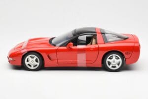 Chevrolet Corvette C5 Hardtop Rouge UT Models 1:18 21041 Métal — image 3 sur 6