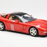 Chevrolet Corvette C5 Hardtop Rouge UT Models 1:18 - image 4 of 6