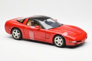 Chevrolet Corvette C5 Hardtop Rouge UT Models 1:18 21041 Métal — image 4 sur 6