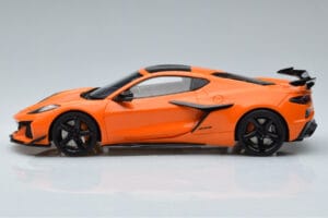 Chevrolet Corvette C8 Z06 Orange GT Spirit 1:18 GT417 Résine — image 3 sur 6