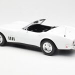 Chevrolet Corvette C3 Cabriolet Can-Am Blanc Norev 1:18 - image 5 of 6