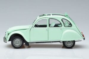 Citroën 2CV 6 Club Vert Norev 1:18 181486 Métal — image 4 sur 7
