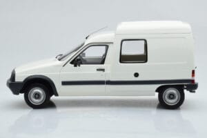 Citroen C15 D Blanc Otto 1:18 OT956 Résine — image 3 sur 6