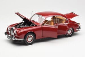 Daimler 250 V8 Rouge Paragon 1:18 PA-98312 Métal — image 2 sur 8