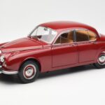 Daimler 250 V8 Rouge Paragon 1:18