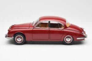 Daimler 250 V8 Rouge Paragon 1:18 PA-98312 Métal — image 4 sur 8