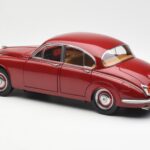 Daimler 250 V8 Rouge Paragon 1:18 - image 7 of 8