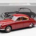Daimler 250 V8 Rouge Paragon 1:18 - image 8 of 8