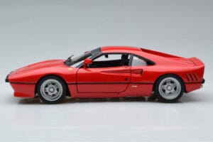 Ferrari 288 GTO Rouge Hot Wheels 1:18 J8248-0510 Métal — image 4 sur 10