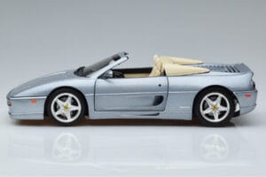 Ferrari F355 Spider Hot Wheels 1:18 23907 Métal — image 4 sur 7