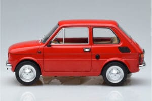 Fiat 126 Rouge MCG 1:18 MCG18323 Métal — image 3 sur 6