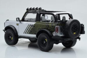 Ford Bronco RTR Iconic Argent GT Spirit 1:18 GT404 Résine — image 5 sur 6
