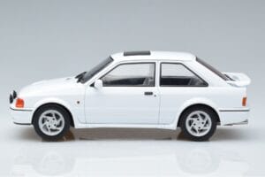Ford Escort Mk4 RS Turbo S Blanc MCG 1:18 MCG18271 Métal — image 3 sur 6