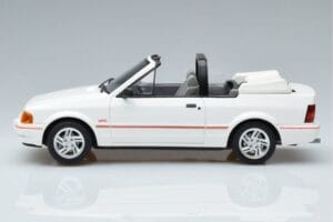 Ford Escort Mk4 XR3i Cabriolet Otto 1:18 OT398 Résine — image 3 sur 6
