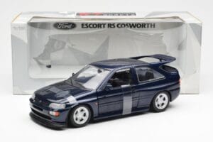 Ford Escort RS Cosworth Bleu Metallic UT Models 1:18 180082101-R1 Métal — image 2 sur 6