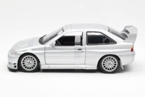 Ford Escort RS Cosworth Version Route Argent UT Models 1:18 22706 Métal — image 3 sur 6