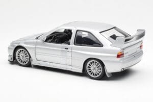 Ford Escort RS Cosworth Version Route Argent UT Models 1:18 22706 Métal — image 4 sur 6