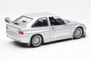 Ford Escort RS Cosworth Version Route Argent UT Models 1:18 22706 Métal — image 5 sur 6