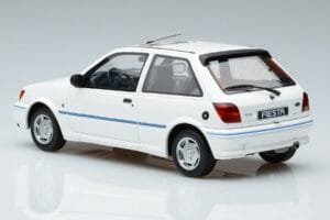 Ford Fiesta Mk3 XR2i Otto 1:18 OT967 Résine — image 5 sur 6