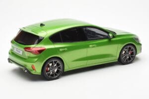 Ford Focus Mk5 ST Phase 2 Mean Vert Otto 1:18 OT450 Résine — image 2 sur 6