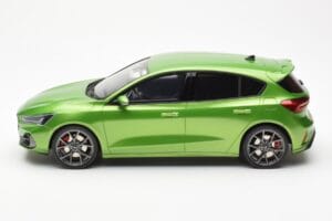 Ford Focus Mk5 ST Phase 2 Mean Vert Otto 1:18 OT450 Résine — image 3 sur 6